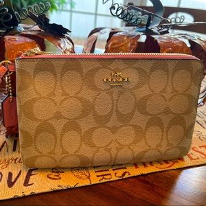 Coach Double Corner Zip Wristlet